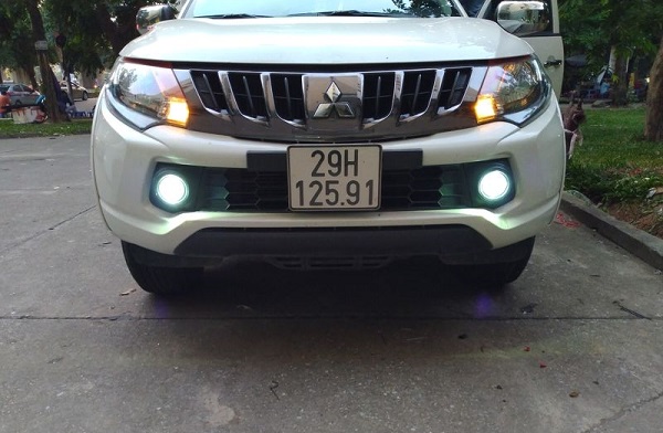 Độ bi gầm xenon xe Triton 5 đơn vị Độ bi gầm xenon xe Triton