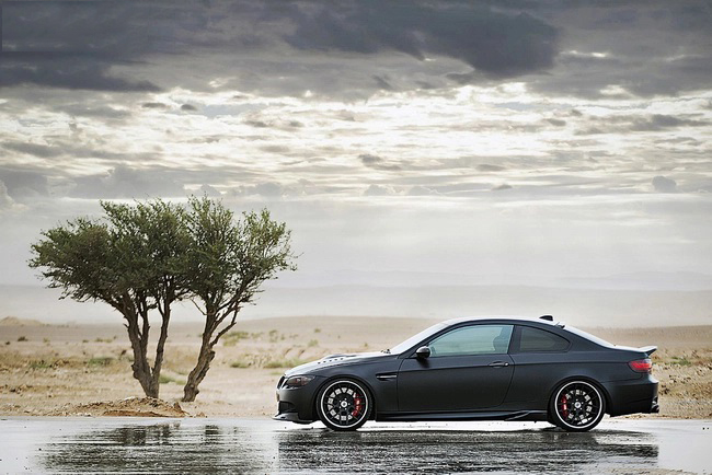 BMW M3 độ sơn đen huyền ảo