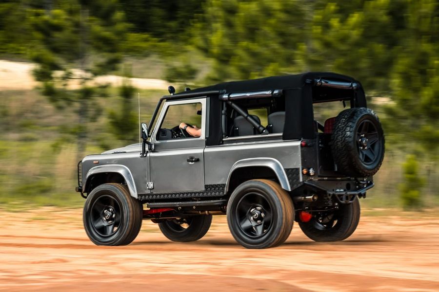 Huyền thoại Land Rover Defender độ cực chất 3 Land Rover Defender độ địa hình 6x6