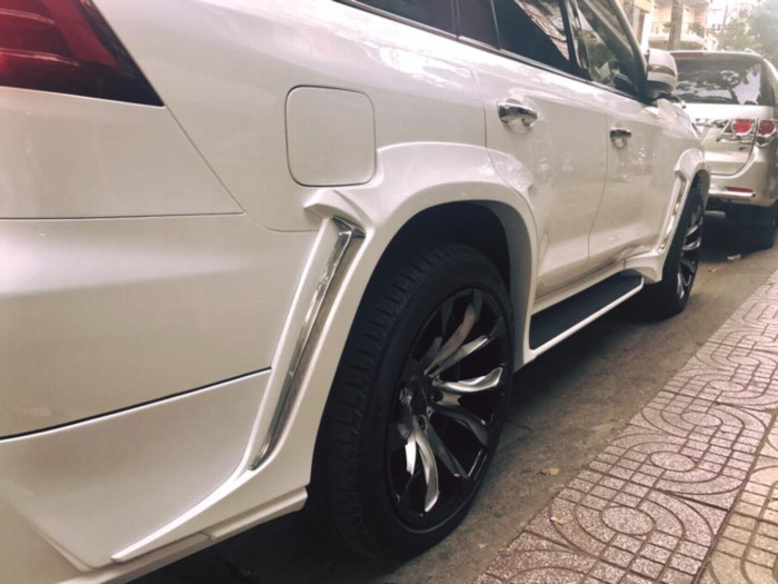 Xe sang Lexus LX570 lên đồ Wald Sports Line cực hiếm 5 Xe sang Lexus LX570 lên đồ Wald Sports Line