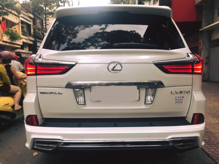 Xe sang Lexus LX570 lên đồ Wald Sports Line cực hiếm 6 Xe sang Lexus LX570 lên đồ Wald Sports Line