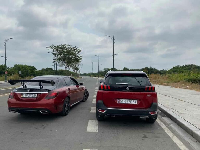 Peugeot độ sơn đen đỏ độc đáo 4 bộ đôi SUV Peugeot 3008 và 5008