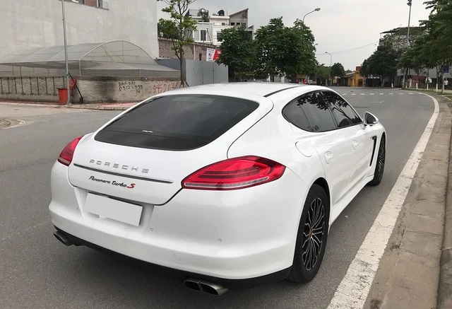 Porsche Panamera 2010 độ mâm siêu xe 918 Spyder