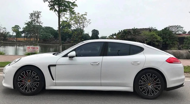 Porsche Panamera 2010 độ mâm siêu xe 918 Spyder
