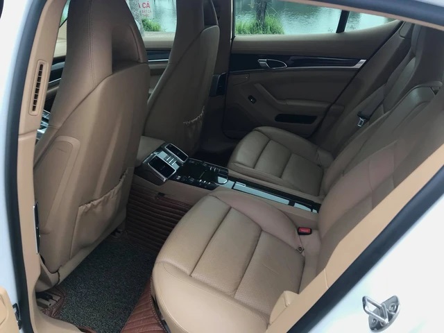 Porsche Panamera 2010 độ mâm siêu xe 918 Spyder