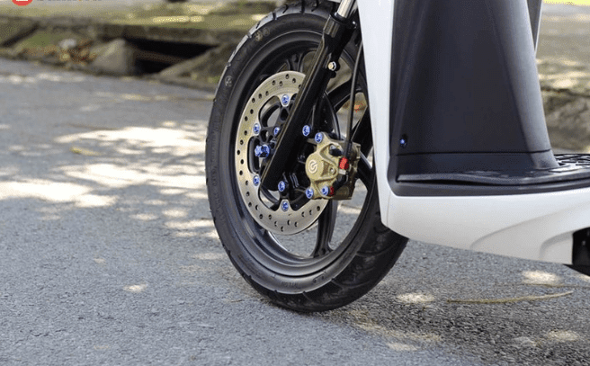 Dàn chân xe cùng với những trang bị siêu ngầu