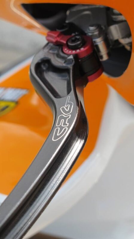 Tay thắng xe hàng hiệu