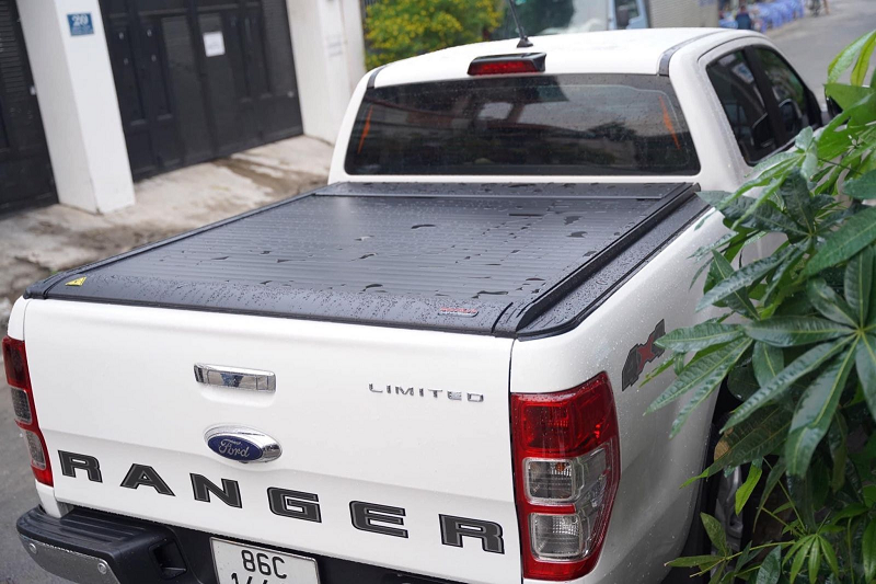 Chiếc nắp thùng xe bán tải cuộn bằng điện, cuộn tốc độ mượt và êm Nắp thùng cuộn xe bán tải