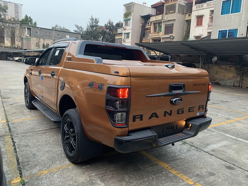 Nắp thùng ford ranger 2021