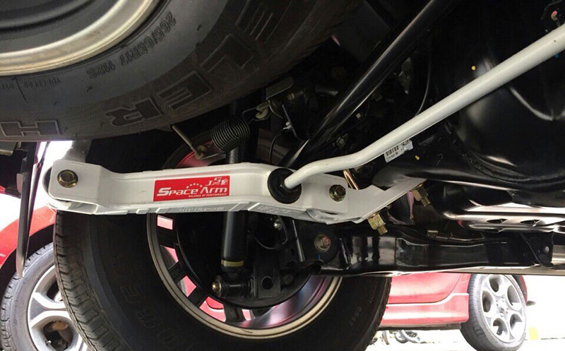 lap dat thanh can bang xe ban tai