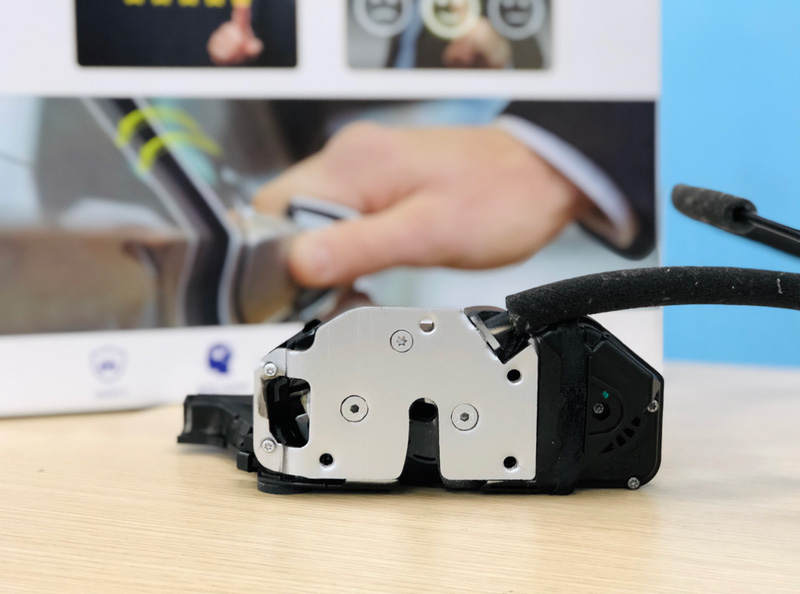 Cửa hít ô tô phù hợp với mọi dòng xe hơi do cua hit o to o dau