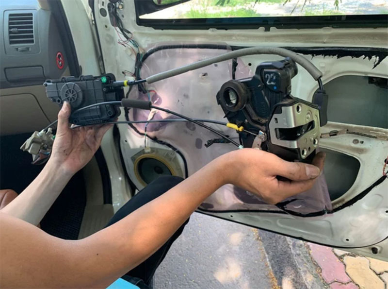 Cập nhật giá độ cửa hít điện tự động mới nhất tại HPCar.vn do cua hit dien tu dong cho o to tai HPcar gia re