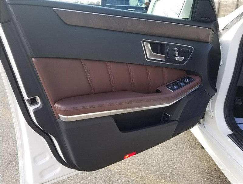 Dù là xế hộp sang trọng, nhưng rắc rối khi đóng cửa vẫn thường xuyên xảy ra trên các dòng xe Mercedes tai sao nen do cua hit tu dong cho xe Mercedes