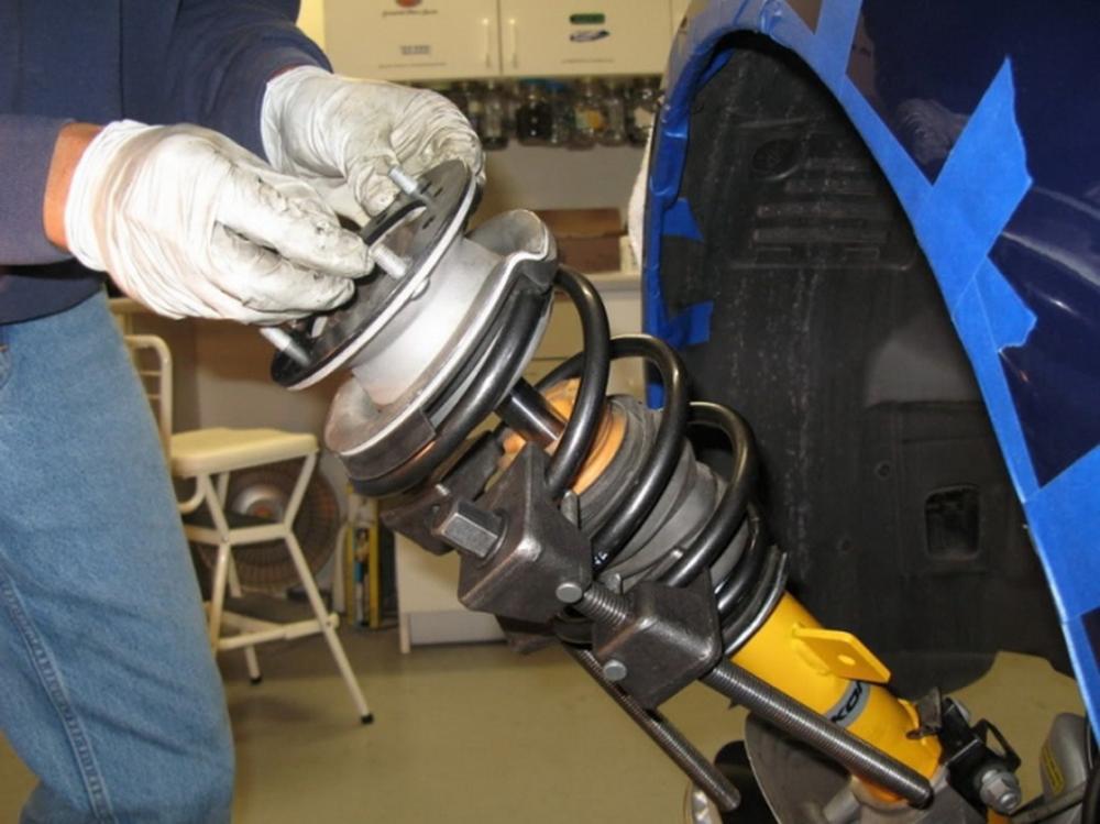 Ưu nhược điểm của lò xo giảm xóc ô tô