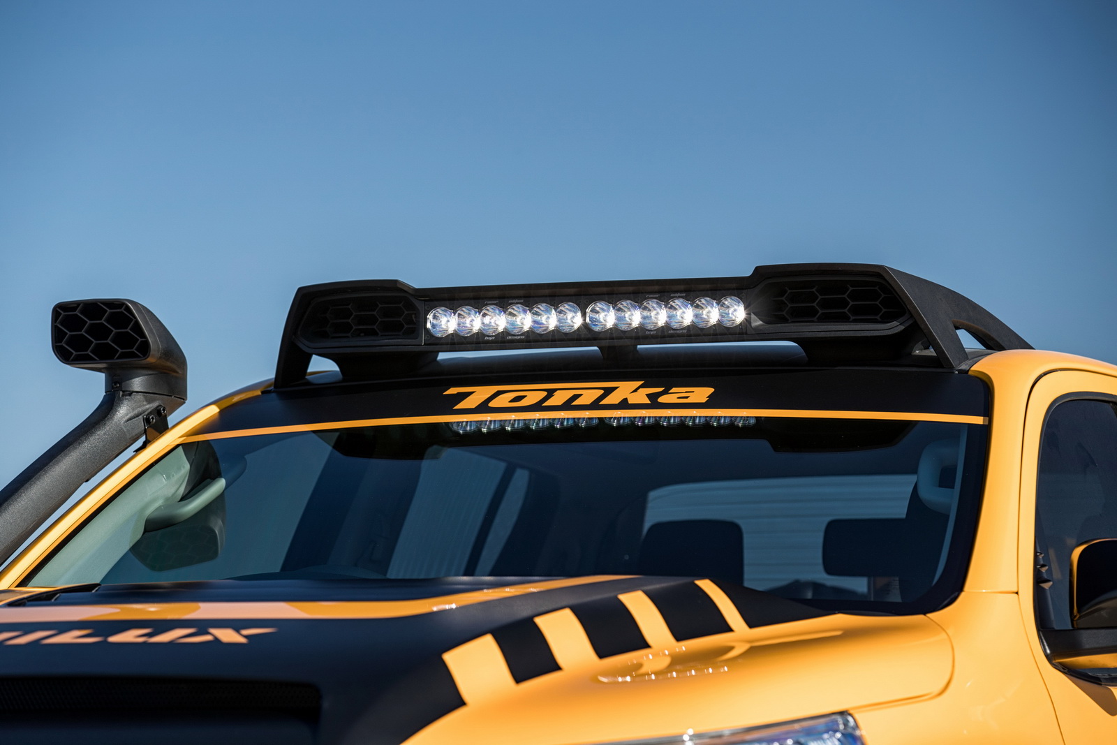 Độ xe Kia 4 den xe toyota