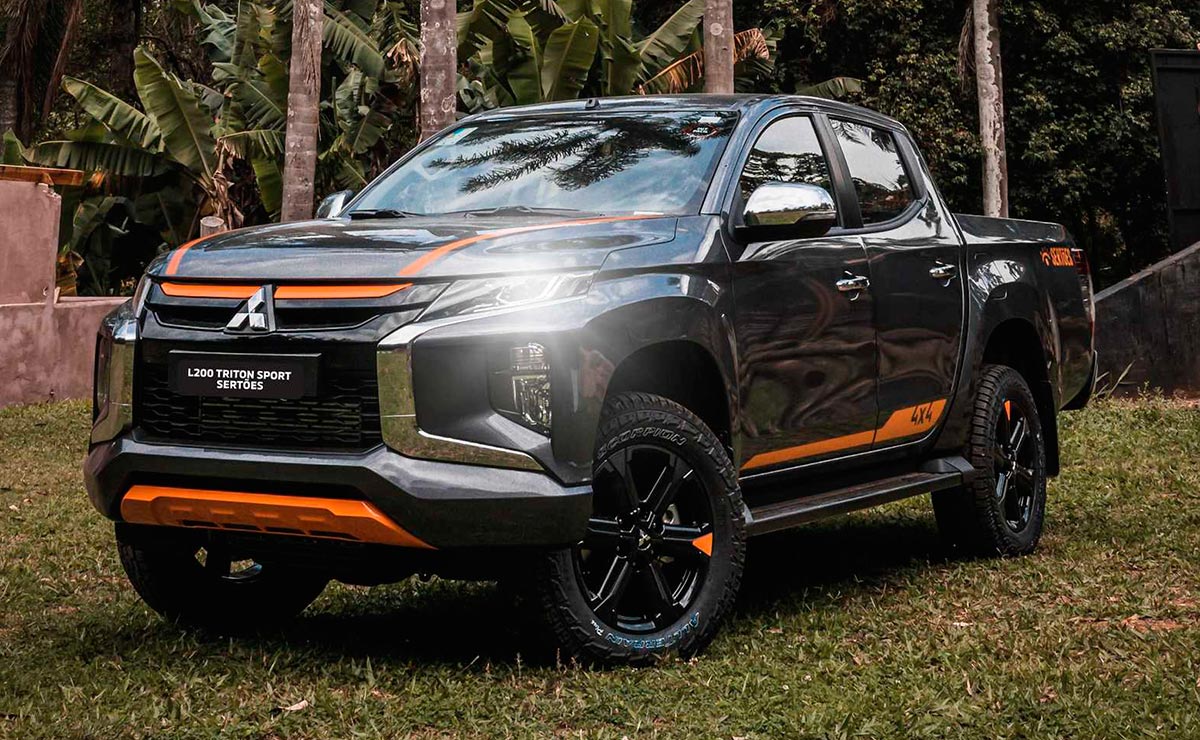 Độ xe Mitsubishi Triton 5 Đèn xe triton