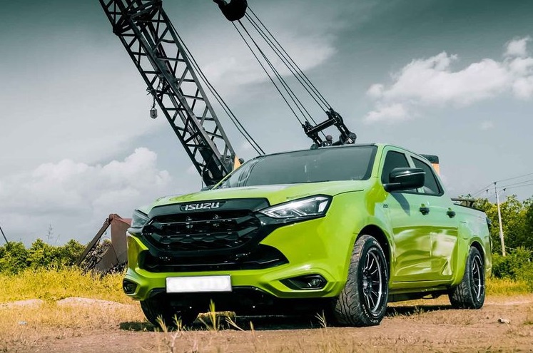 D-Max 2021 hạ gầm "siêu sang" như Sedan 1 isuzu hạ gầm
