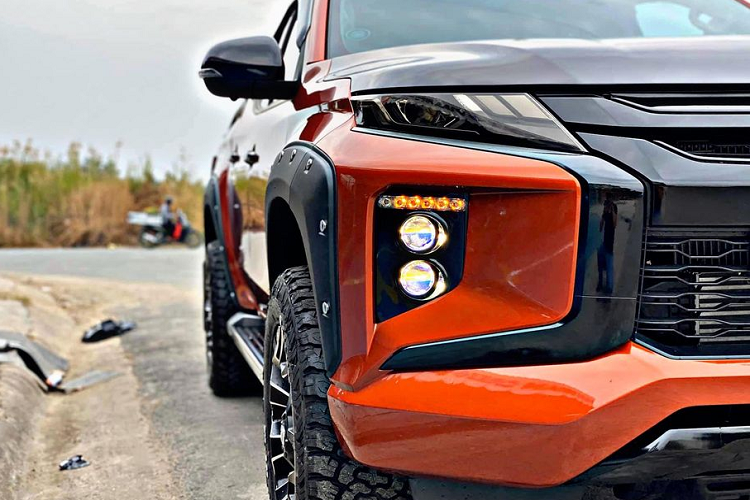 Độ xe Mitsubishi Triton 3 Độ đèn mitsubishi triton