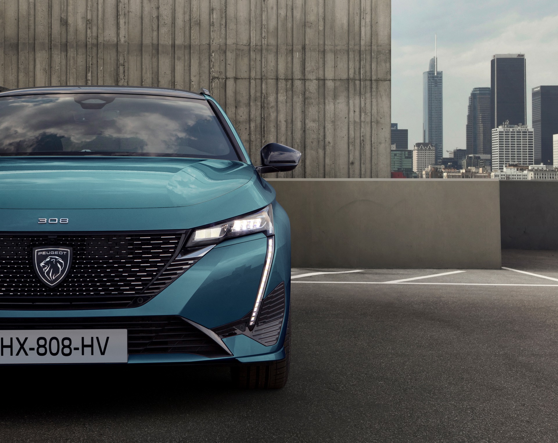 Độ xe Peugeot 5 do cum den truoc Peugeot