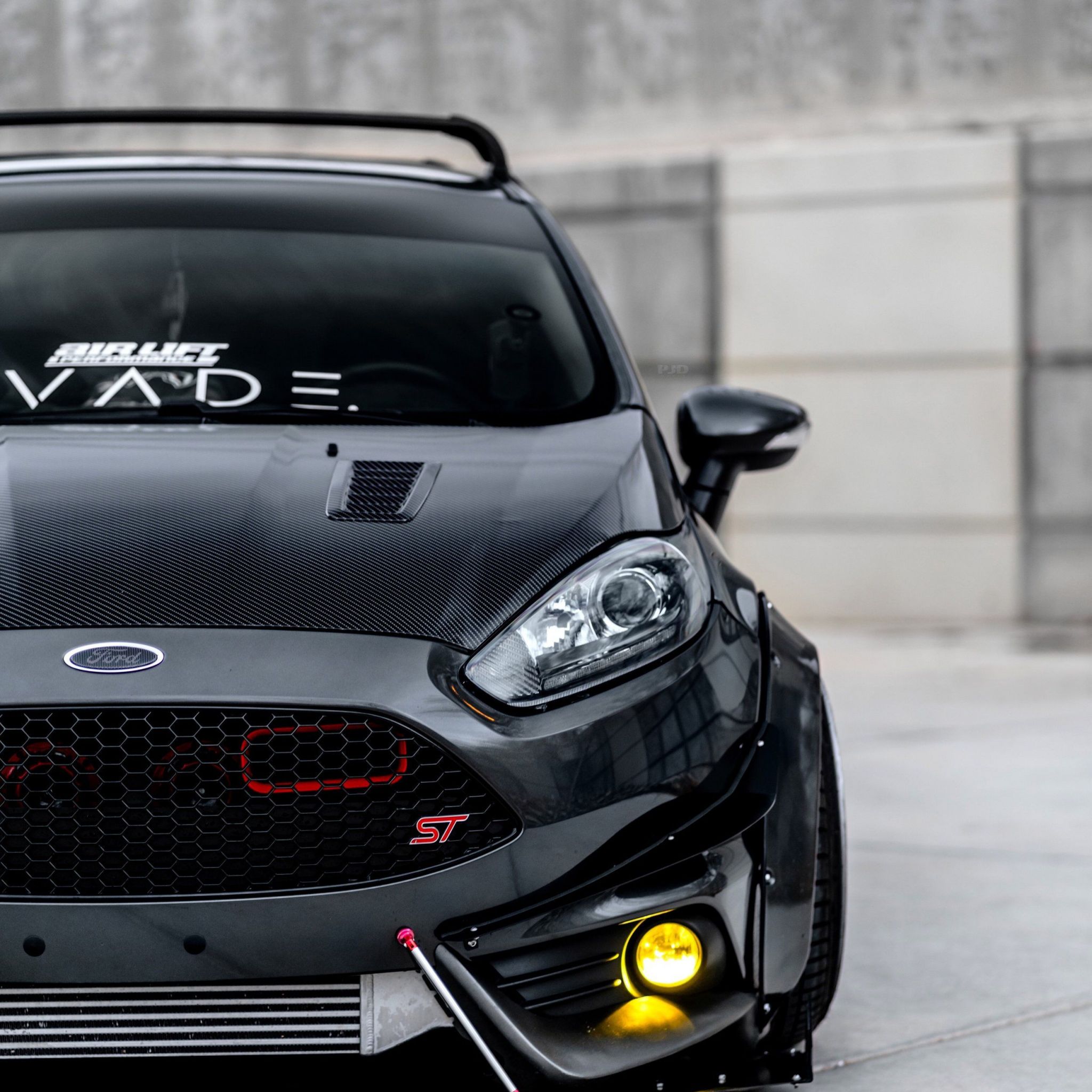 Độ xe Ford 4 do den ford 2015