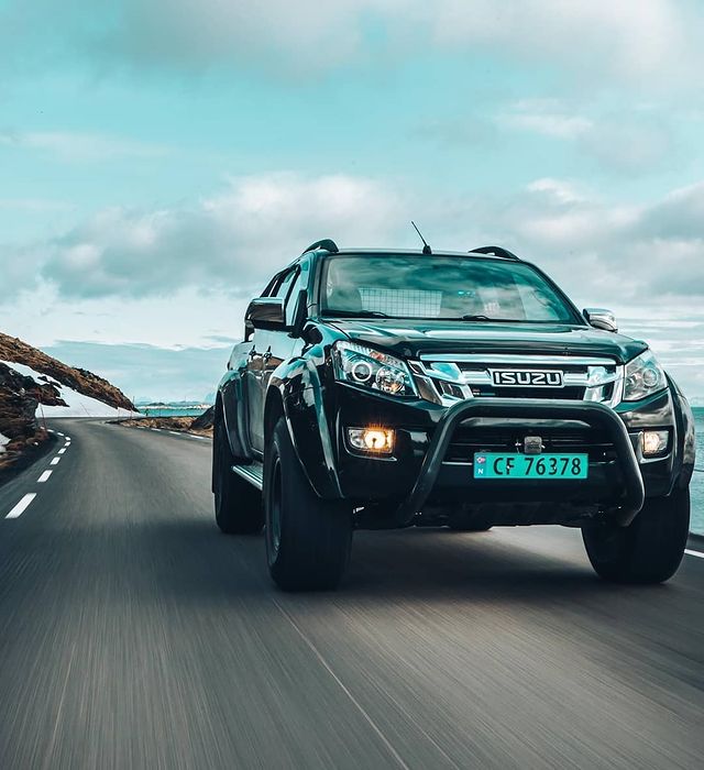 Độ xe Isuzu 9 do den isuzu dep