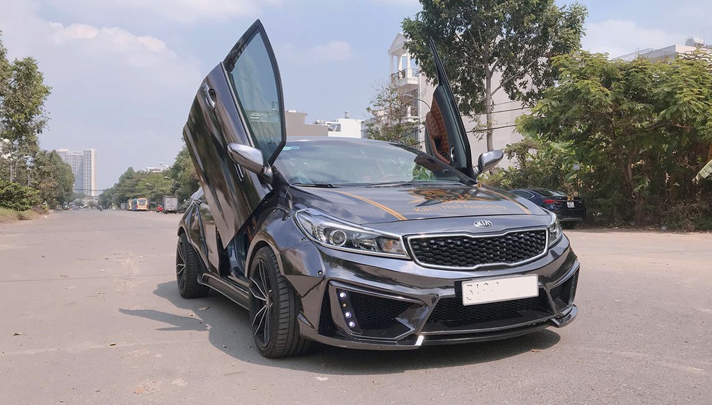 Kia Cerato độ widebody - cửa Lambo của họa sĩ nail ở Sài Gòn 1 Kia độ