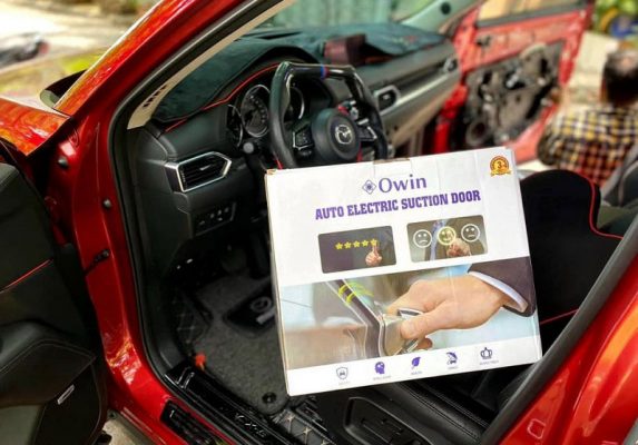 do cua hit tu dong cho xe Mercedes Benz