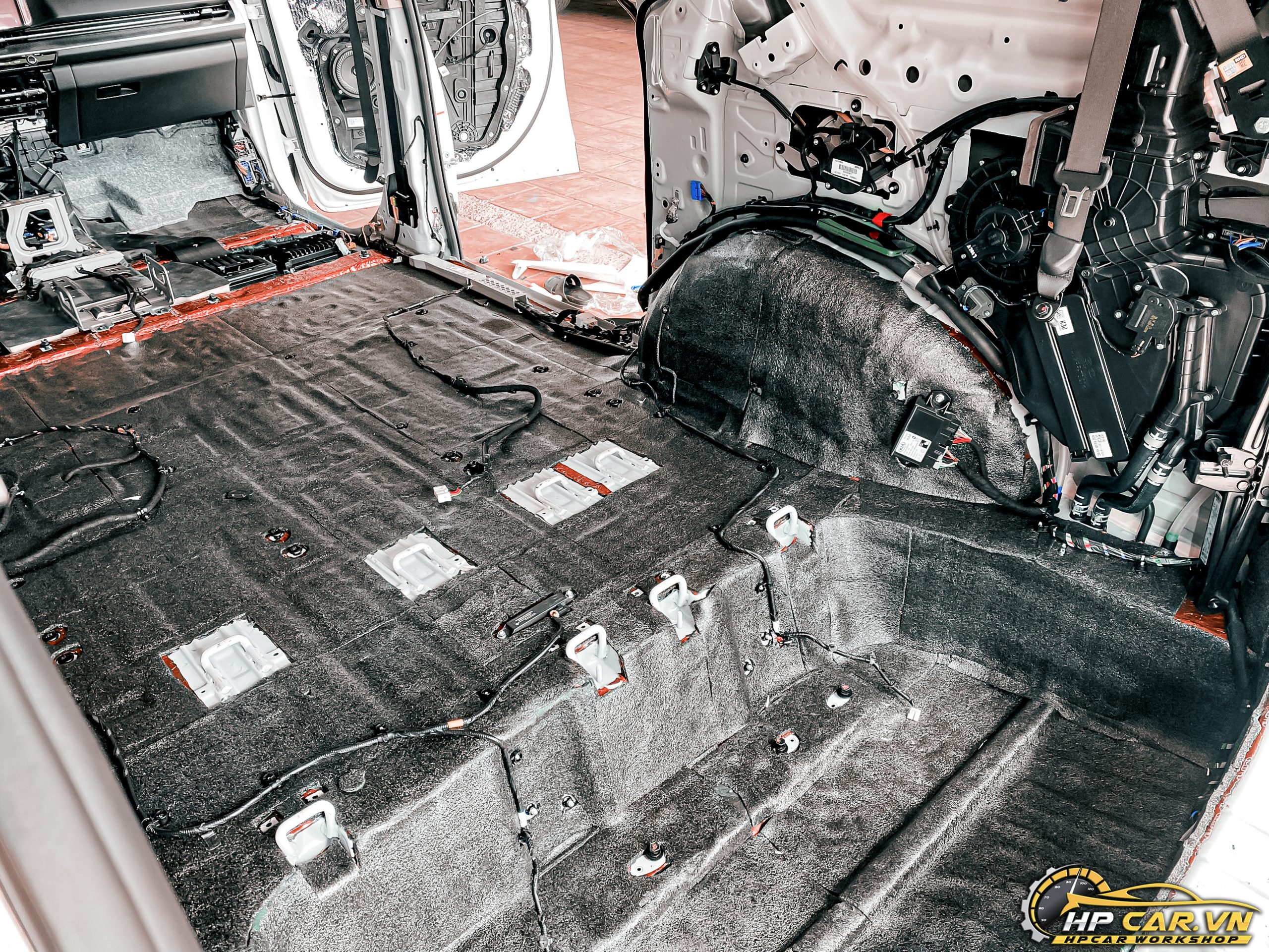Cách âm khoang máy cho mọi loại xe tại HPCAR 8 cách âm khoang máy