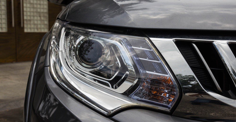 Độ xe Mitsubishi Triton 2 do den mitsubishi triton