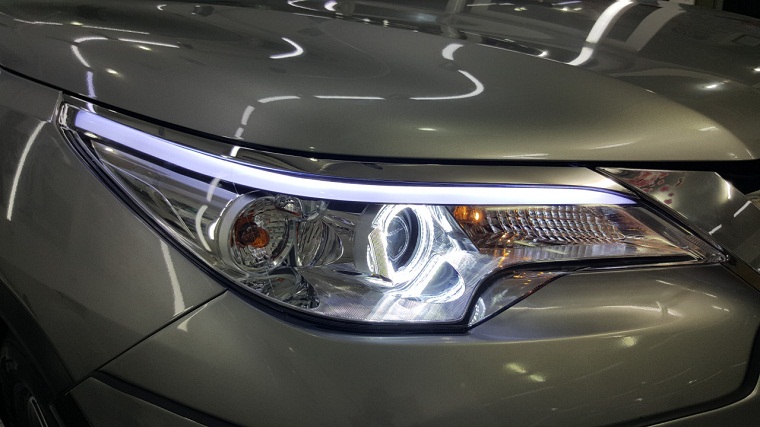 Độ xe Toyota 2 do den cho xe toyota