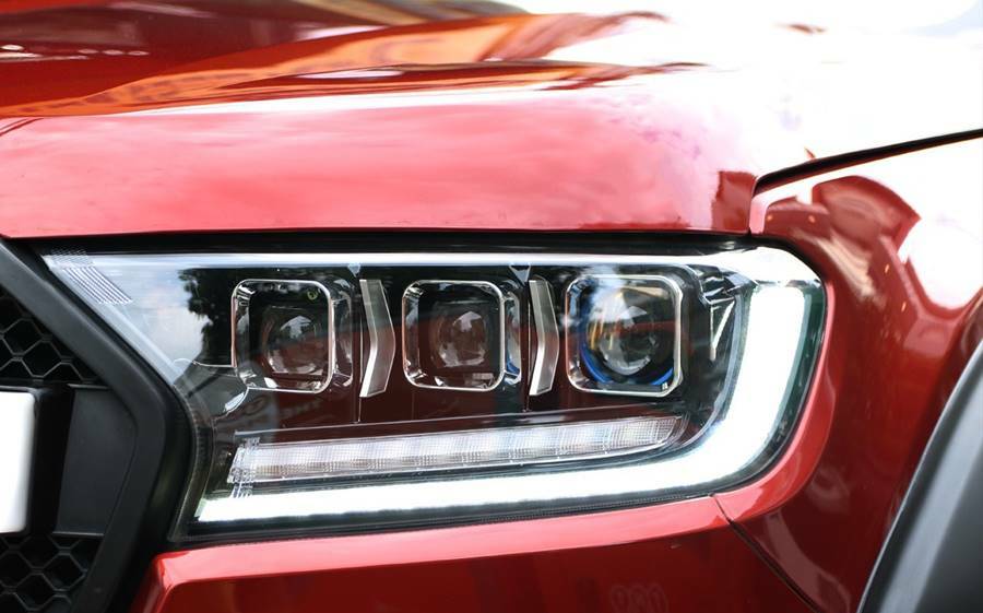 Độ xe Ford 2 do den xe ford