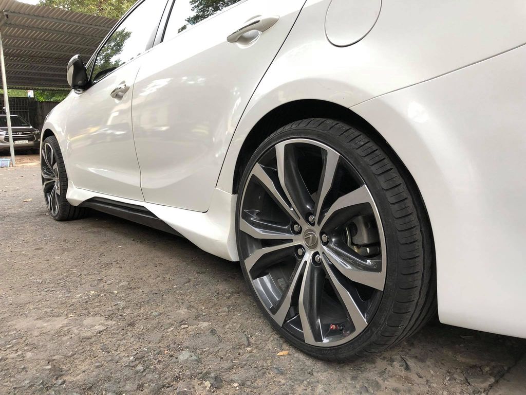 Độ xe Kia 9 do mam lop kia