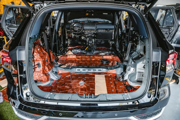 CÁCH ÂM CHỐNG CHUYÊN NGHIỆP CHO CÁC DÒNG XE 1 hpcar cach am chong on xe hoi chuyen nghiep thumnail