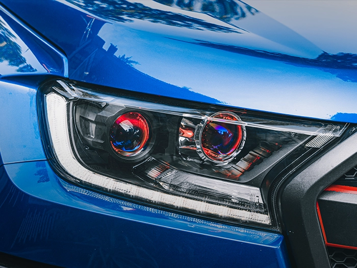 hpcar den xe bi xeon cao cap aozoom omega